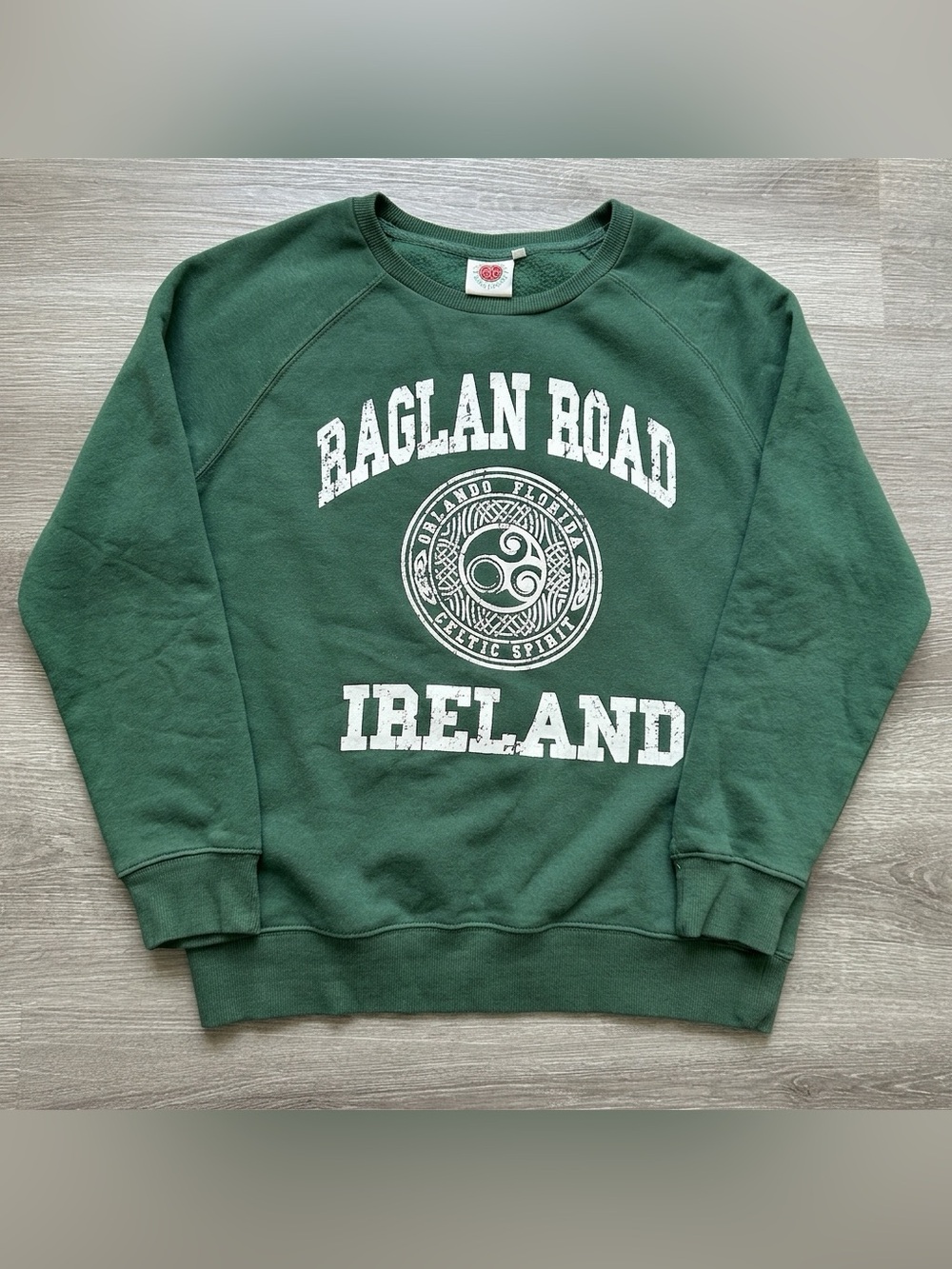 Raglan Road Irish Pub Disney World Sweatshirt Sz Medium Green Crewneck Pullover